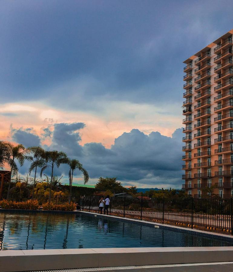 Gibzon'S Invitation Suites Near Mactan Airport Мактан Екстер'єр фото